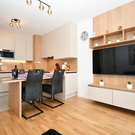 Apartment Minimax *